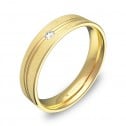 Alianza de boda con ranuras en oro amarillo con diamante C3745T1BA
